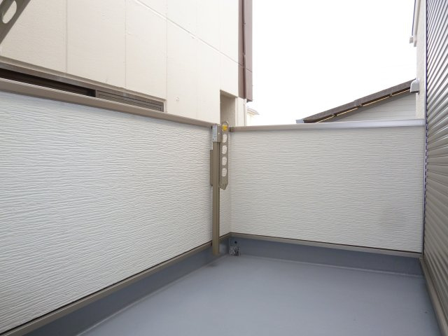 MIRASUMO昭和区伊勝町155①｜名古屋市の戸建ならホームアップのバルコニー|【売主施工例】