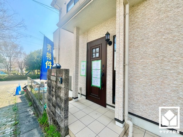 大津市松が丘6丁目の玄関