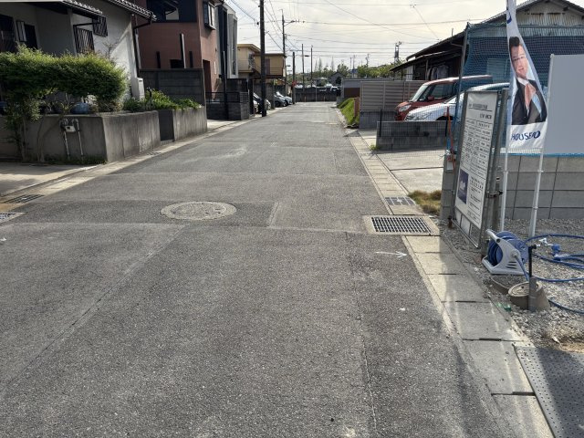 大府市森岡町4丁目888『仲介手数料無料』新築戸建ての前面道路含む現地写真