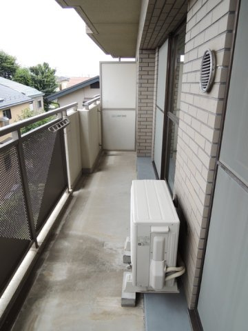 プルニエール大泉学園のバルコニー