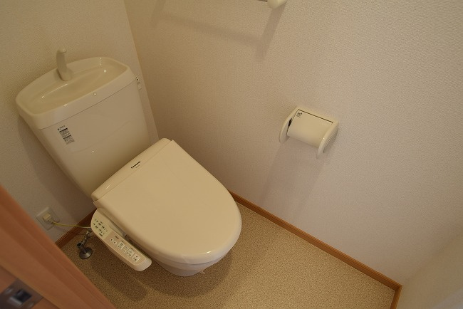 ウォシュレット付きのトイレです♪