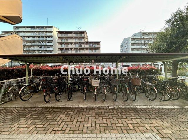 すまいる亀有7号棟の駐輪場|【自転車置き場】最新の空き状況や費用などの詳細は担当スタッフまでお問い合わせください。
