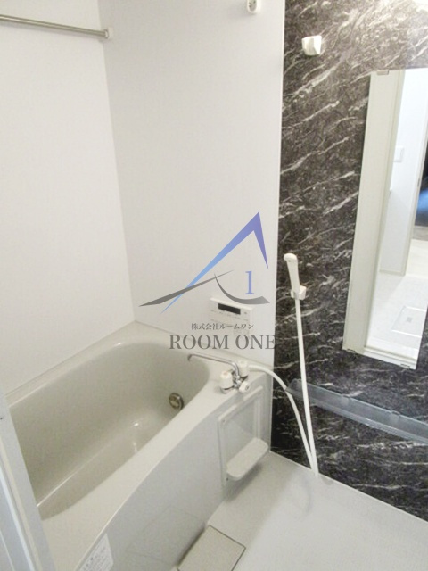 ノワール・エ・ブランの浴室|お風呂です。