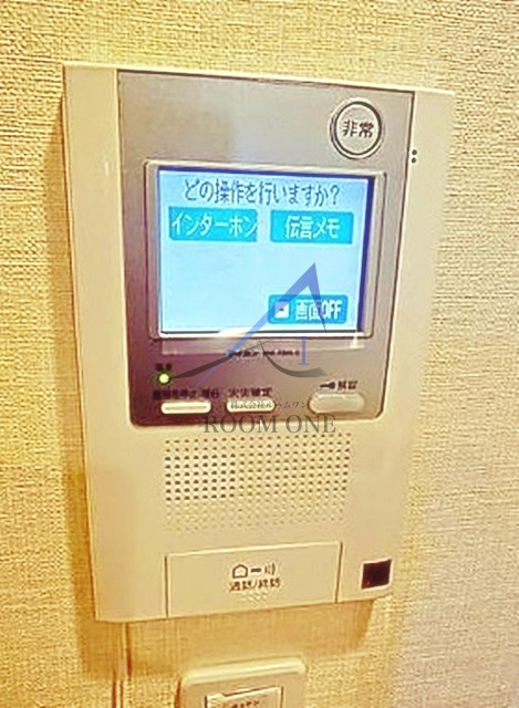 レオーネ上野入谷のセキュリティ|モニター付きインターホンです。