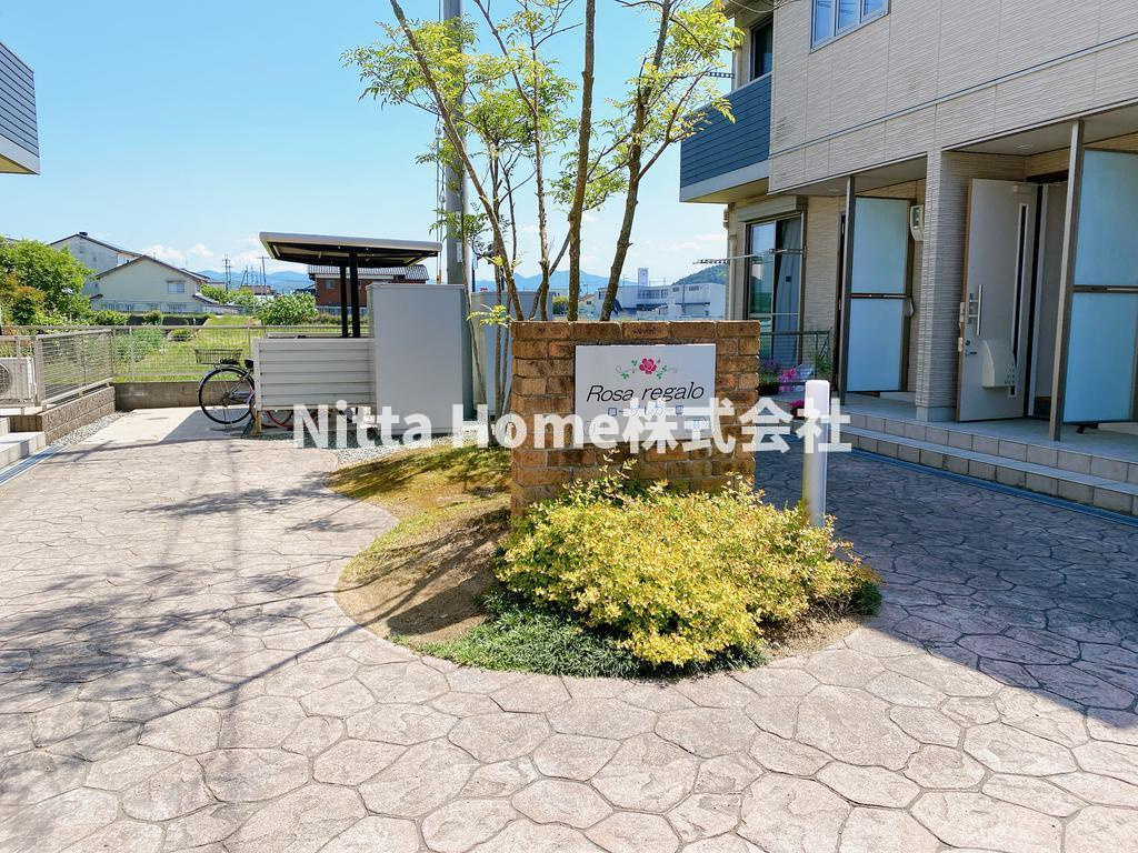 ローザ　レガーロのエントランス|整備された綺麗なエントランスです☆彡