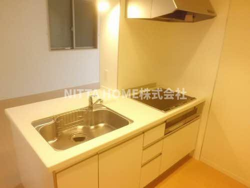 ローザ　レガーロのキッチン|ＩＨ完備のカウンターキッチン◎