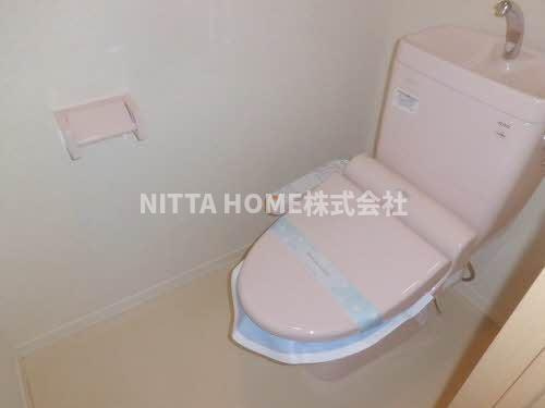ローザ　レガーロのトイレ|暖房洗浄便座のトイレが付いています◎