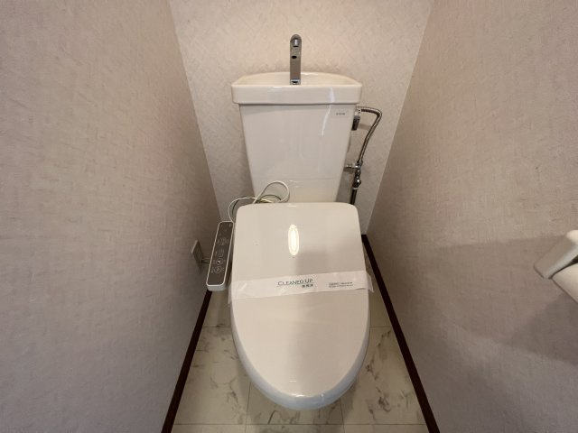 ウォシュレット付きのトイレです♪