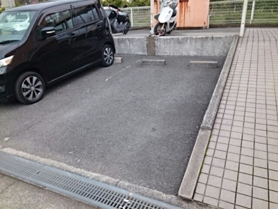 【駐車場】 | ＥＡＳＴＣＡＳＴＬＥ | 駐車スペースもあります