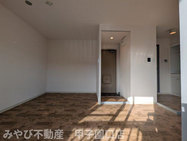 レジデンシア甲子園口の居間・リビング