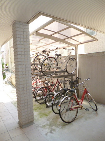 プリマベラールのその他共用部分|★屋根付き駐輪場★