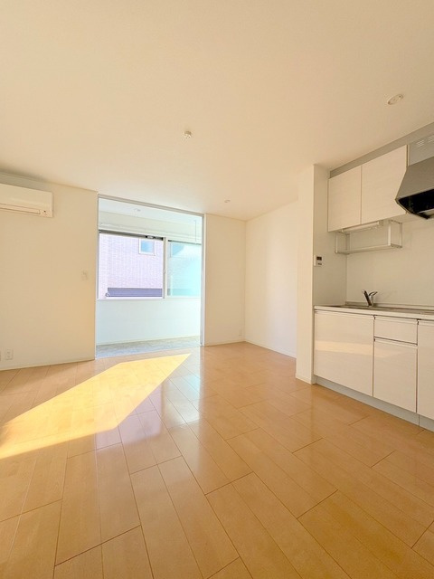 メゾン・ド・ボヌールの居間・リビング|★明るいフローリングのお部屋です★