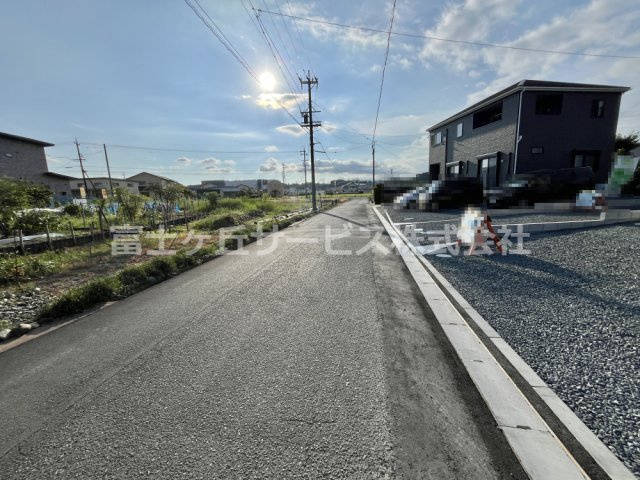 【前面道路含む現地写真】 | 浜松市浜名区平口 新築一戸建て 2号棟 | 前面道路です