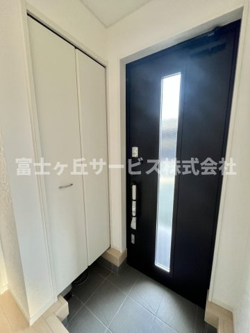 【玄関】 | 浜松市浜名区平口 新築一戸建て 2号棟 | 玄関です