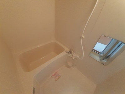 【浴室】 | メゾンドーレⅢ | 日々の疲れを癒すお風呂付です