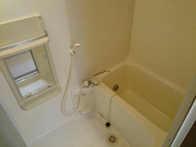 【浴室】 | コンフォートテラス | ゆったり過ごせるお風呂です