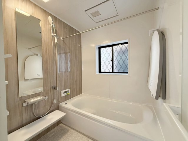 和泉市箕形町5丁目　中古戸建の浴室