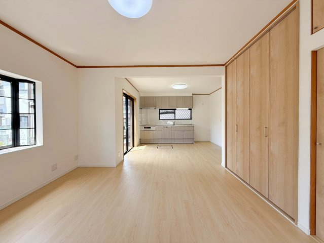 和泉市箕形町5丁目　中古戸建の居間・リビング