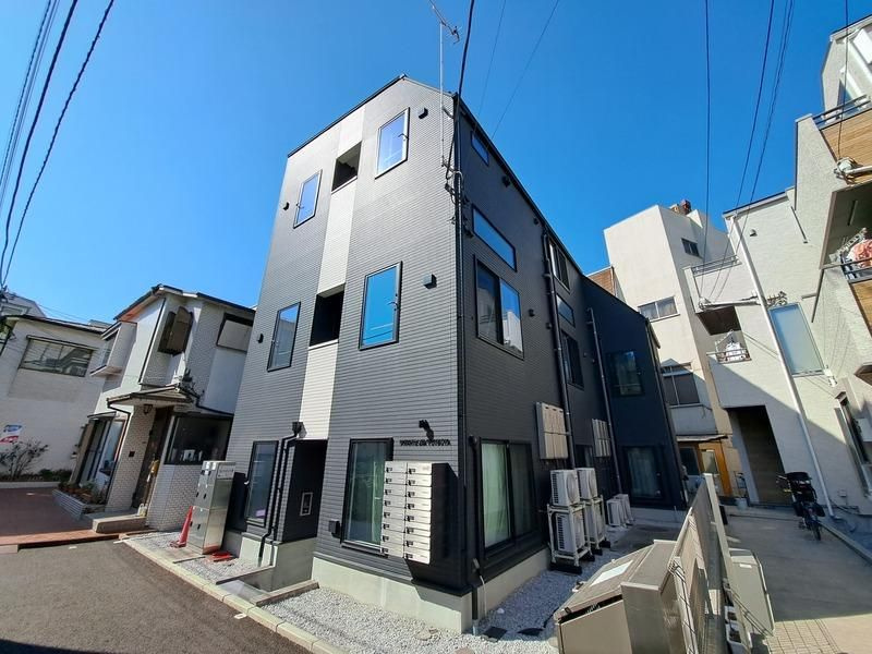 アバンテリム四ツ谷の外観