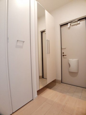 【玄関】 | アーベンロートＡ | 明るい玄関です