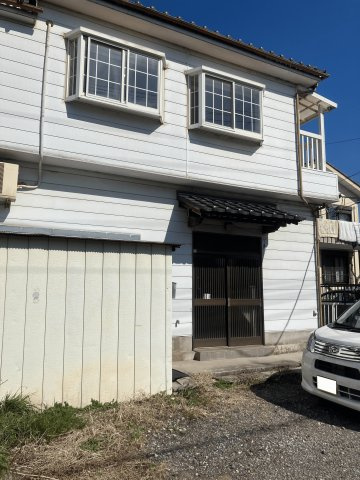 【外観】 | 店舗・住宅の独立玄関仕様　5DKの間取り～千葉県野田市次木～ | 店舗と居住用の玄関が分かれた、独立性の高い造り