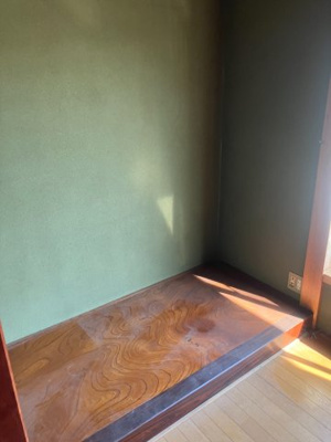 【洋室】 | 店舗・住宅の独立玄関仕様　5DKの間取り～千葉県野田市次木～ | 板の間スペース。家具の配置などに活用できます