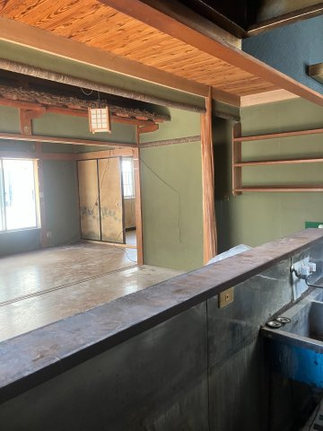 【内装】 | 店舗・住宅の独立玄関仕様　5DKの間取り～千葉県野田市次木～ | 店舗（DK・洋室）へ直接出入り可能