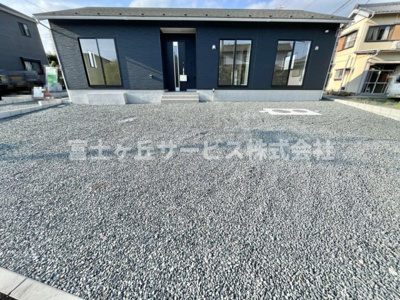 【駐車場】 | 浜松市浜名区平口 新築一戸建て 3号棟 | ５台駐車可能です