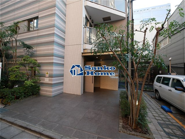フェルクルール上野駅前のエントランス