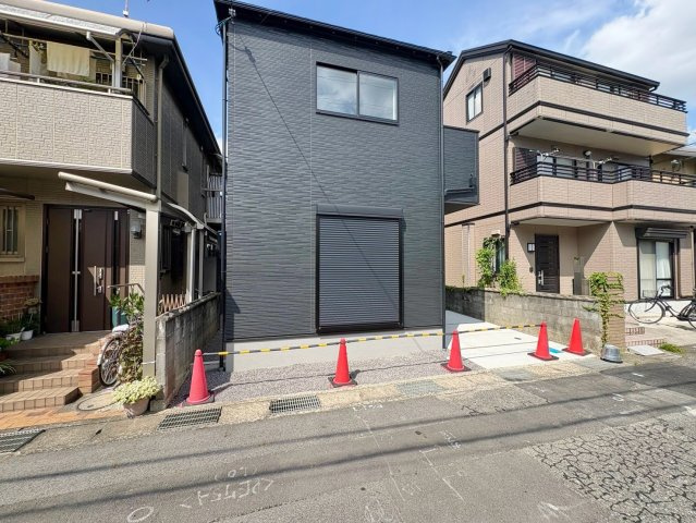 草津市上笠4丁目　新築戸建ての前面道路含む現地写真