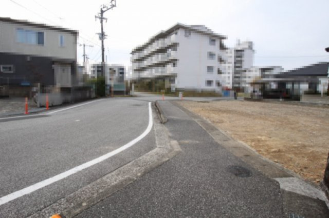鴨部２丁目　新築戸建　1号棟（全2区画）のその他|前面道路　西側　幅8.6ｍ　公道　接面11.3ｍ／南側　幅8.6ｍ　公道　接面8.3ｍ