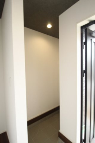 鴨部２丁目　新築戸建　1号棟（全2区画）の収納|シューズインクローク