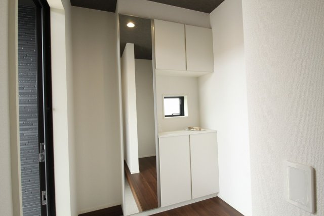 鴨部２丁目　新築戸建　1号棟（全2区画）の収納|玄関収納