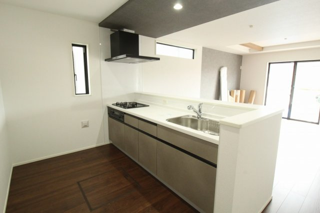 鴨部２丁目　新築戸建　1号棟（全2区画）のキッチン|システムキッチン
