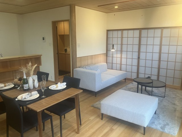 【居間・リビング】 | 糟屋郡志免町片峰３丁目　中古一戸建☆仲介手数料無料☆