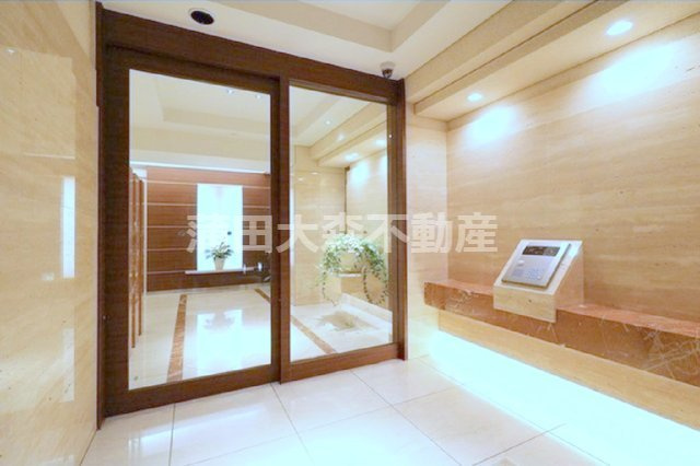 CHARMANT LUMIEREシャルマンリュミエールのエントランス