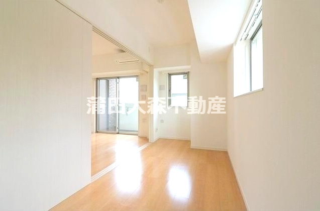 CHARMANT LUMIEREシャルマンリュミエールのその他|2面採光の洋室4.4帖