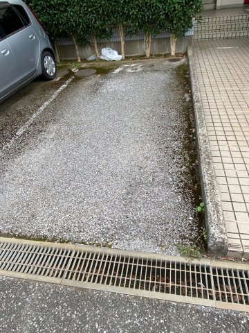 第二湯浅マンションの駐車場