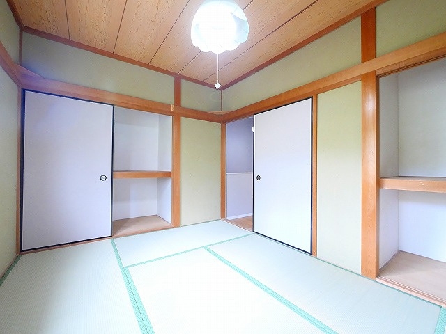 白毫寺テラスハウスの和室|来客時にも便利な和室付き