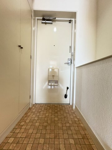 レジデンスベルメゾンの玄関