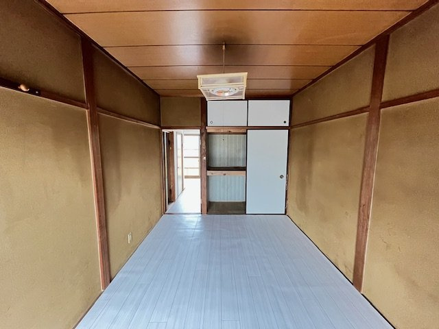 桜井町1丁目貸家の洋室