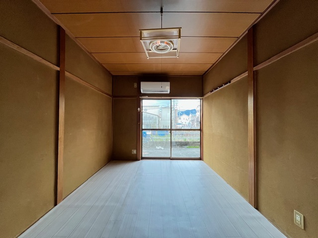 桜井町1丁目貸家の洋室