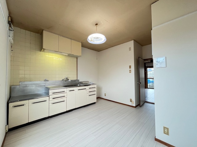 桜井町1丁目貸家の居間・リビング