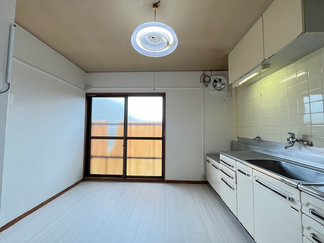 桜井町1丁目貸家の居間・リビング