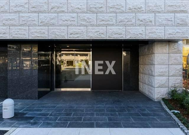 横浜市神奈川区子安通３丁目の賃貸マンションのエントランス