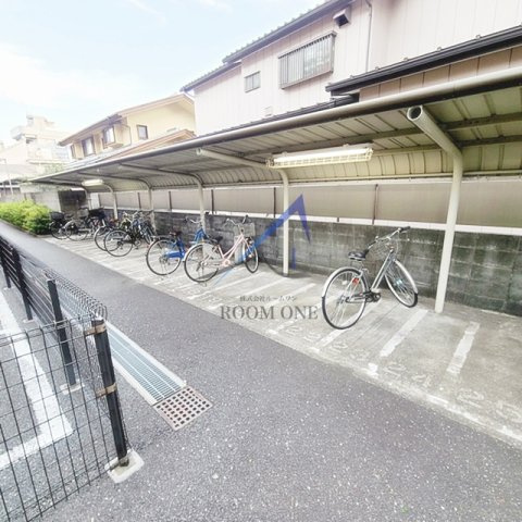 メゾン・ラフィールのその他共用部分|駐輪スペースです。
