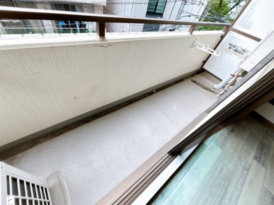 【バルコニー】 | ロジェメント三軒茶屋