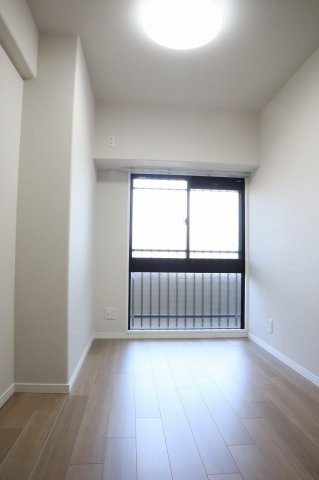 サーパスシティ南末広一番館の洋室|明るい洋室5.3帖