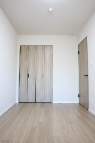サーパスシティ南末広一番館の収納|洋室6.0帖のクローゼット