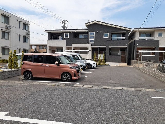 レヴリーⅡの駐車場|駐車場完備です